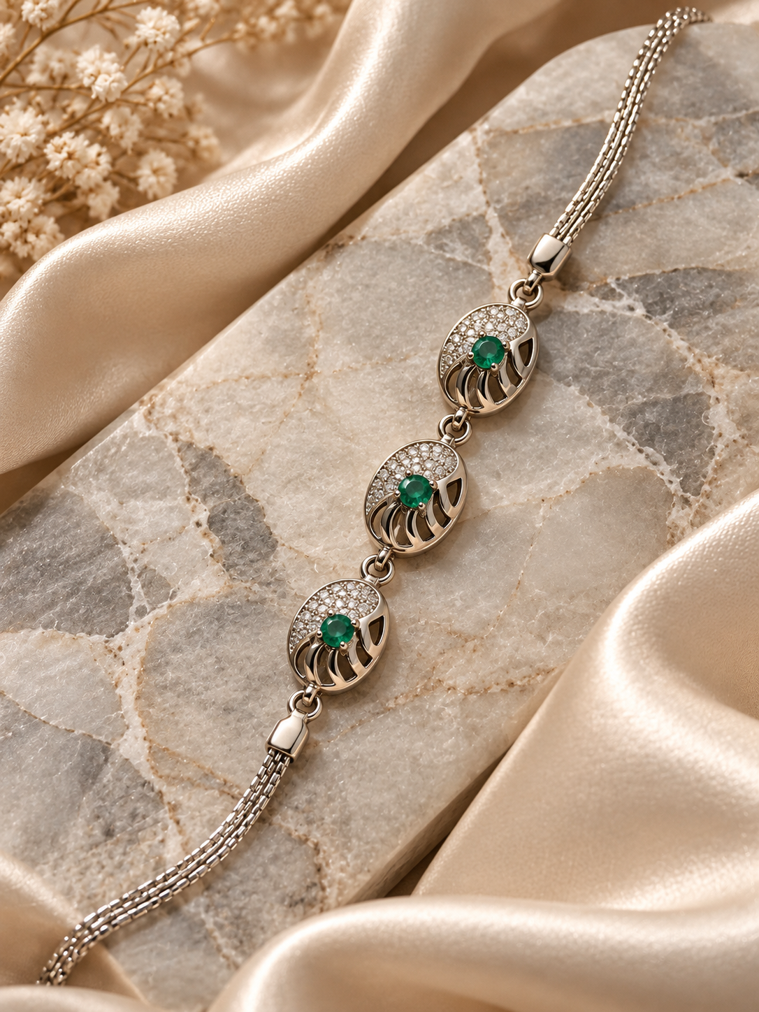 Portada del catálogo de pulseras de la colección Plata de Arteralda